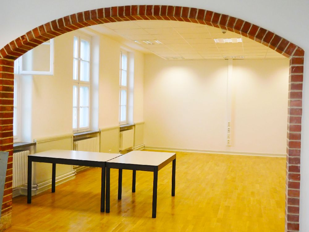Flüchtlings­notunterkunft "Hohe Wende" in Celle – Ansicht 2