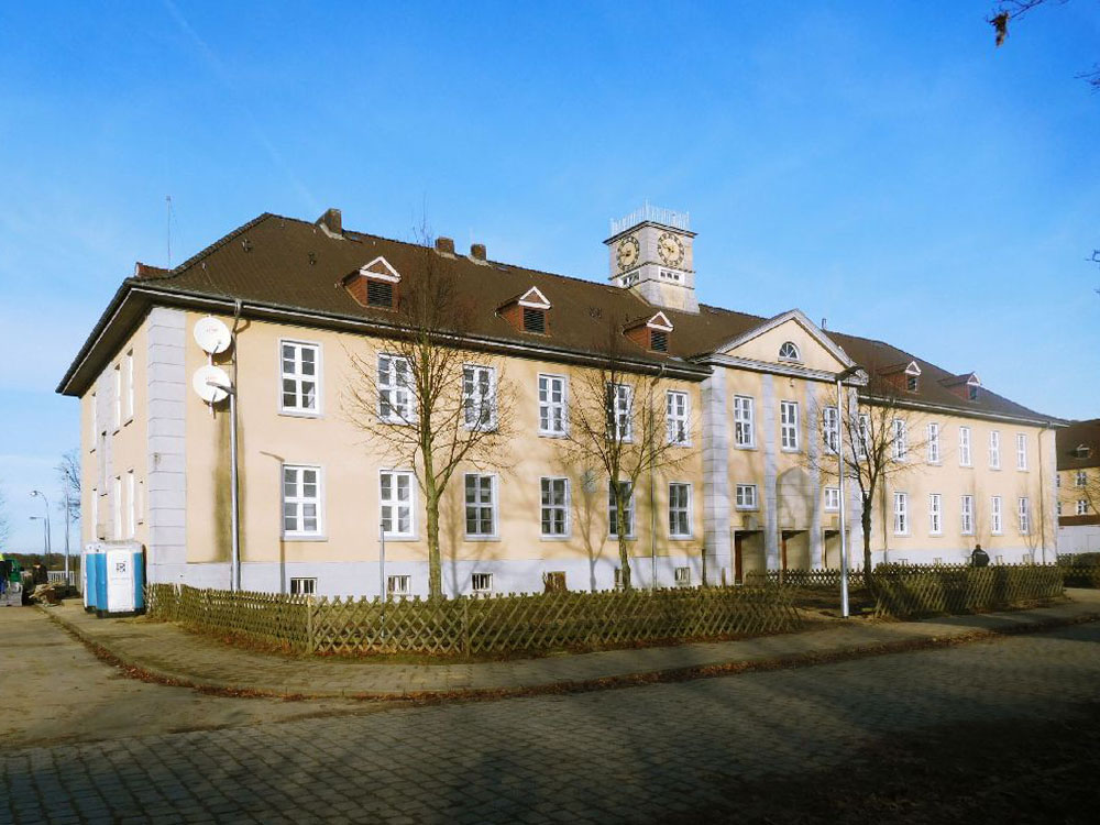 Flüchtlings­notunterkunft "Hohe Wende" in Celle – Ansicht 1